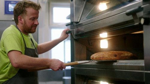 Nadiya Bakes Season 1 Episode 3 - Savoury Bakes