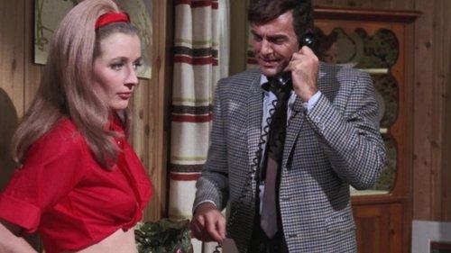 Mannix Season 1 Episode 10 - Coffin for a Clown