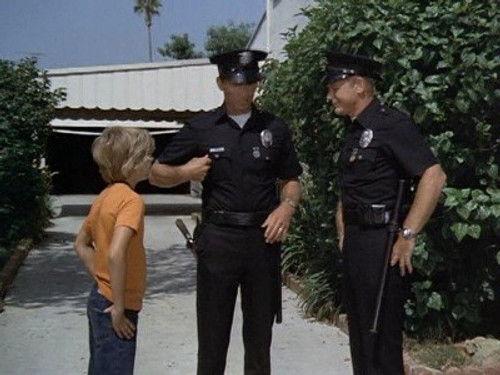 Adam-12 Season 3 Episode 4 - Log 045: Bright Boy