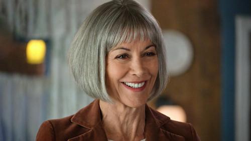 The Chicken Sisters Season 2 Episode 2 - Mama Tried, Y'all