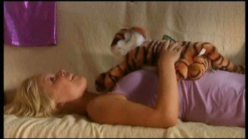 Costa! Season 1 Episode 7 - Zwoele nachten en Stripteasepillen