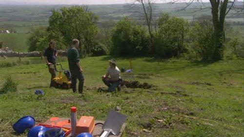 Time Team Season 7 Episode 4 - An Iron-Age Roundhouse and a Henge - Waddon, Dorset