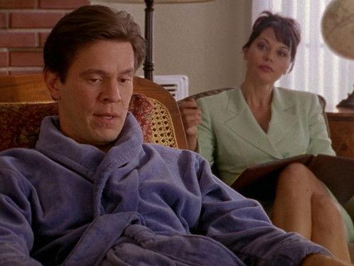 She Spies Season 1 Episode 18 - Damsels in De-Stress