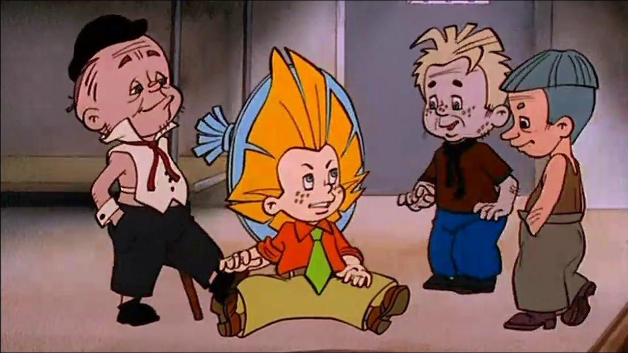 Dunno on the Moon backdrop