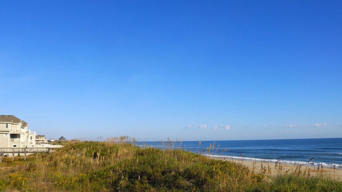 Beachfront Bargain Hunt: Renovation backdrop