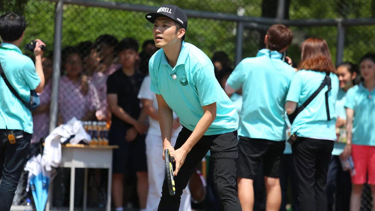 The Amazing Race China backdrop