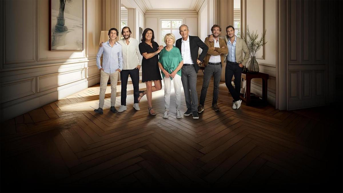 The Parisian Agency: Exclusive Properties backdrop