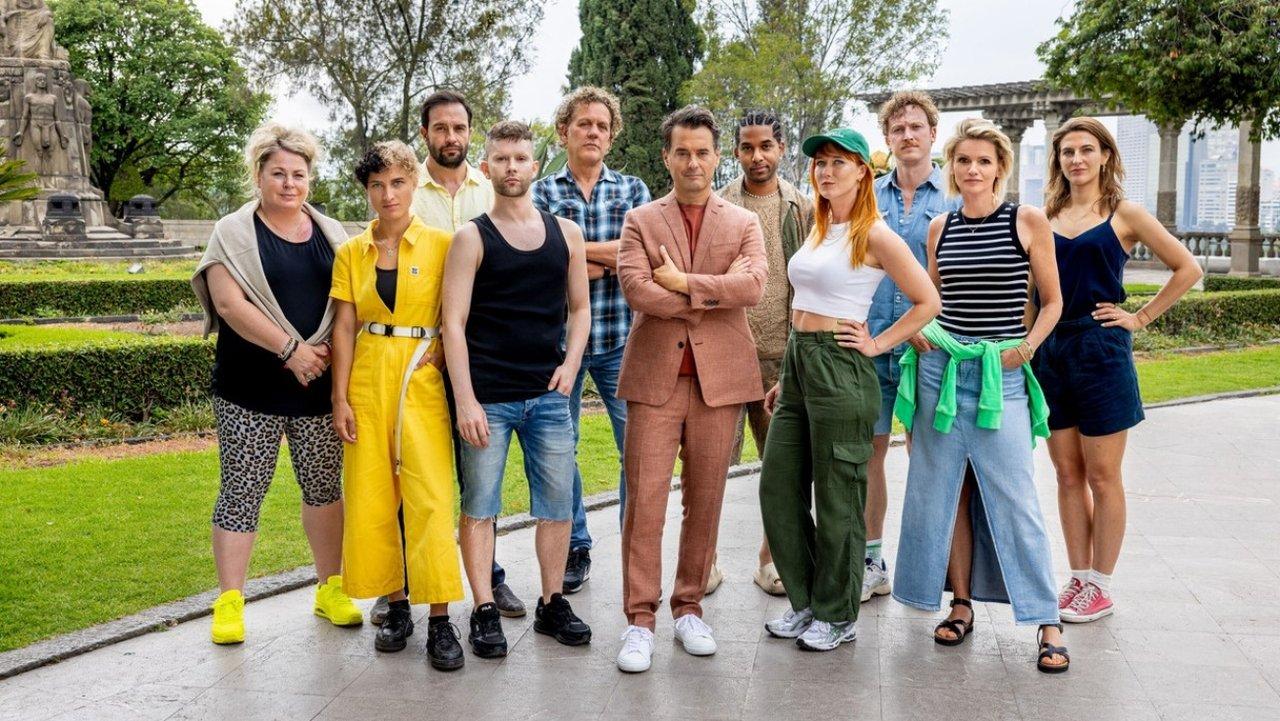 Wie is de Mol? backdrop