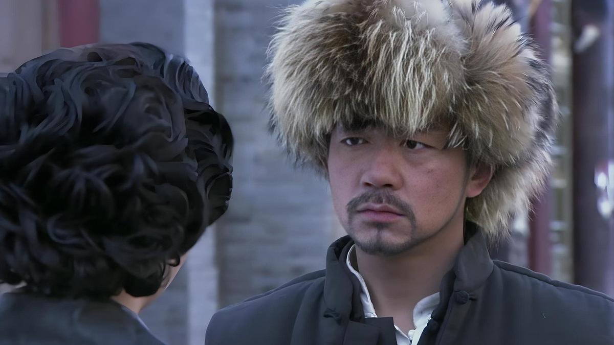 Kuang Biao Zhi Dui backdrop