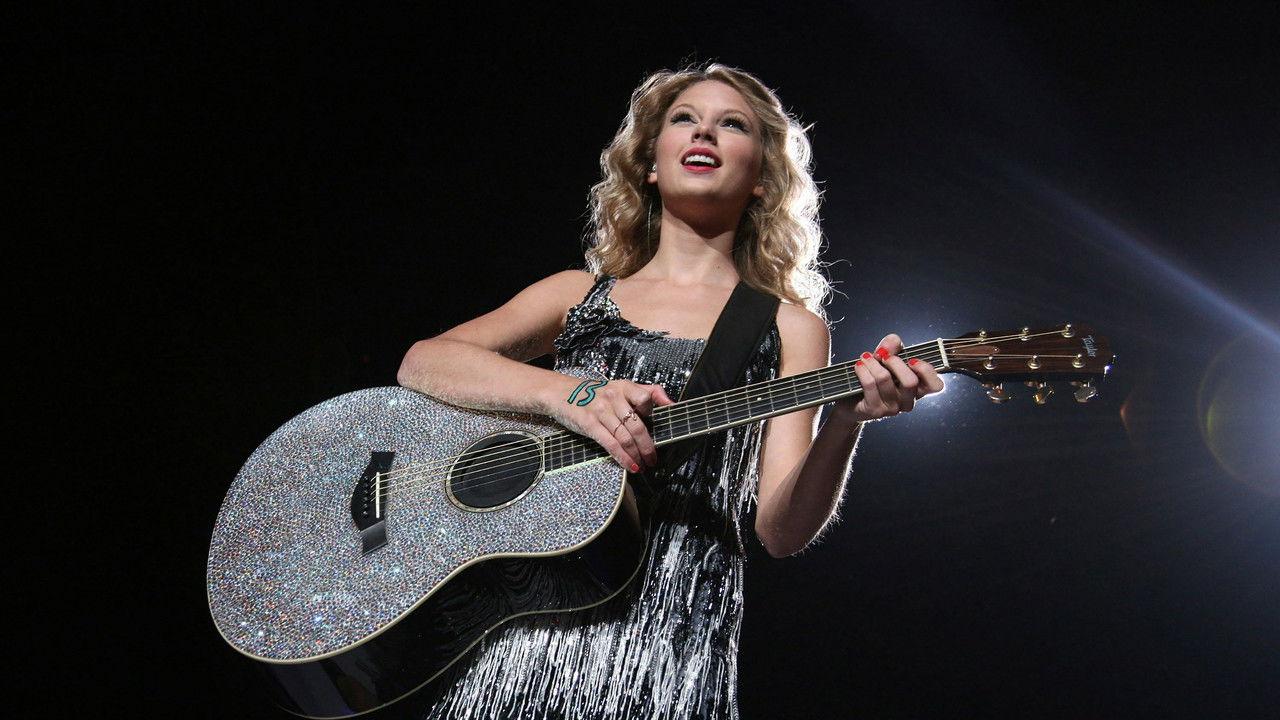 Taylor Swift: Journey to Fearless backdrop
