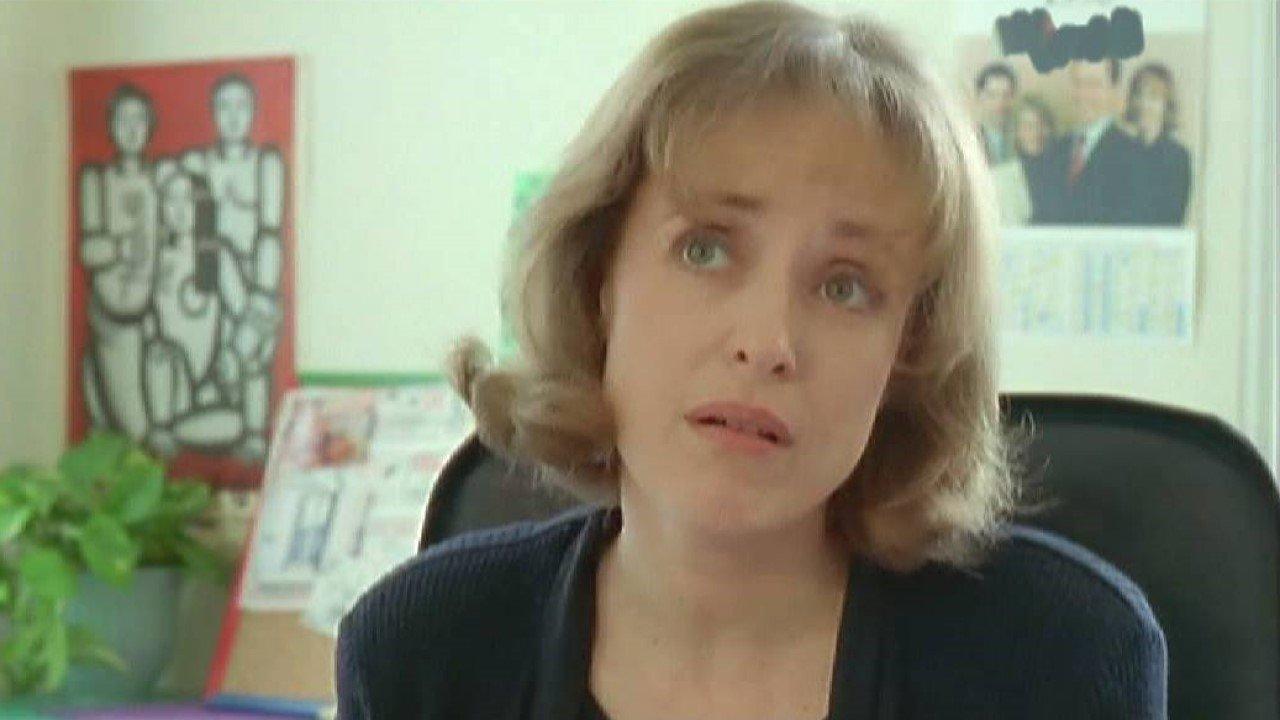 Anne Le Guen backdrop