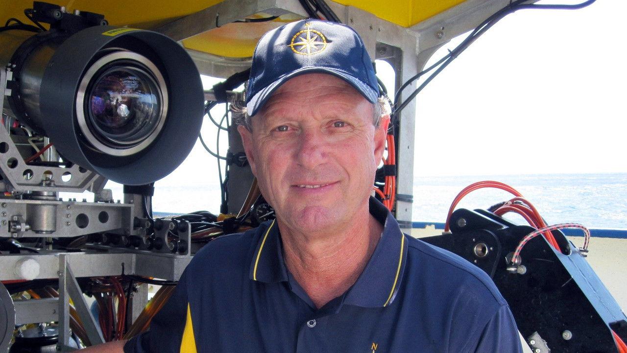 Alien Deep with Bob Ballard backdrop