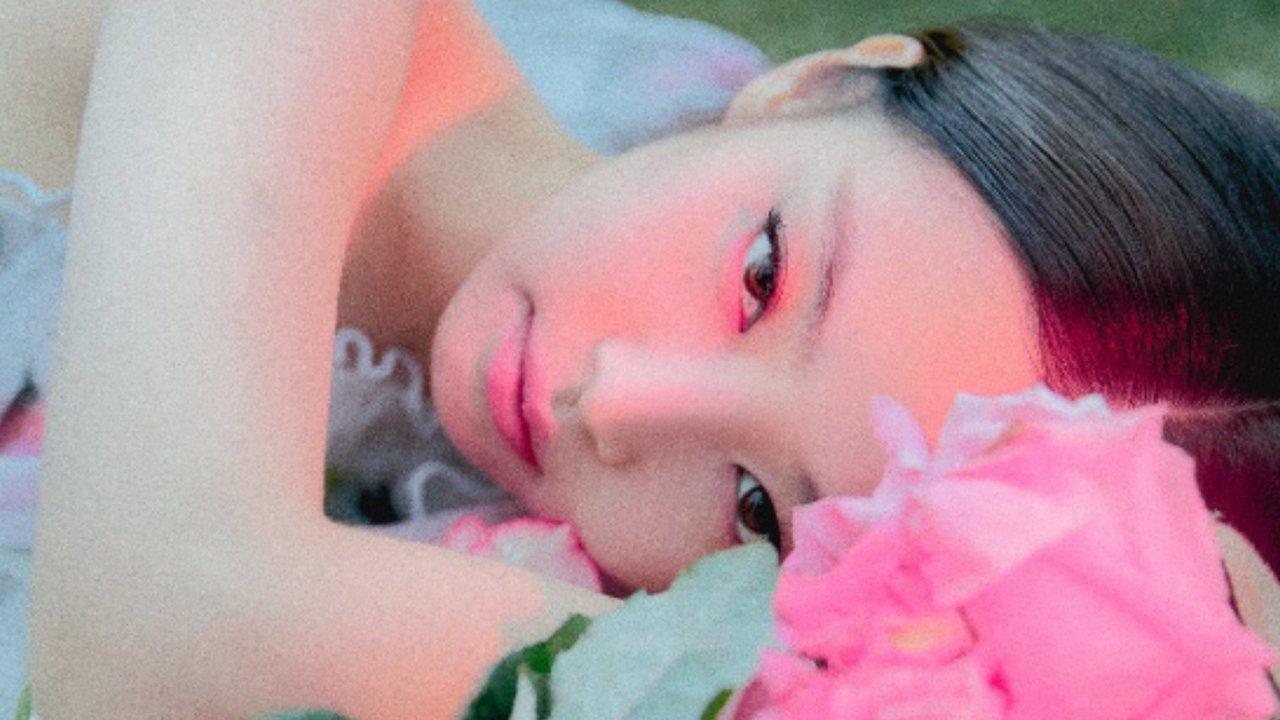 JENNIE'S SOLO DIARY backdrop