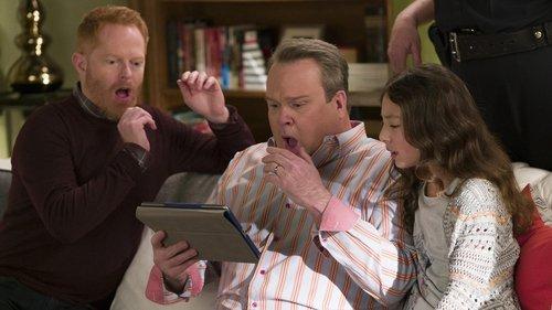 Modern Family Season 8 Episode 15 - Finding Fizbo