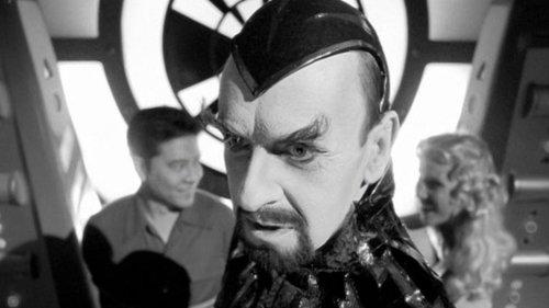 Star Trek: Voyager Season 5 Episode 1 - Night