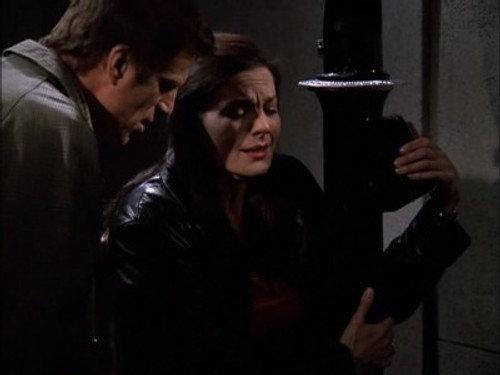 Becker Season 2 Episode 24 - Panic on the 86th