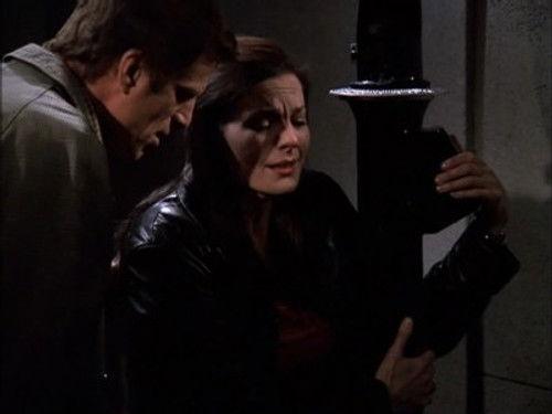 Becker Season 2 Episode 24 - Panic on the 86th