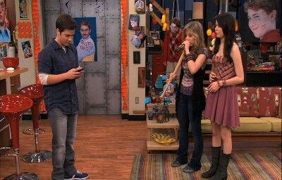 iCarly Season 4 Episode 9 - iPity the Nevel