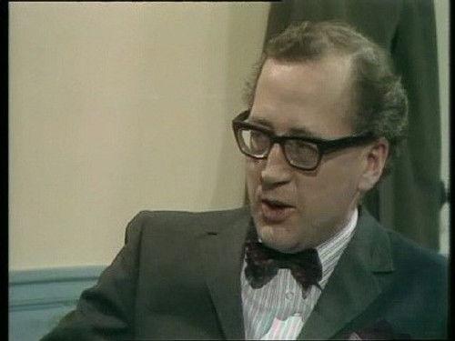 Some Mothers Do 'Ave 'Em Season 1 Episode 6 - The Psychiatrist