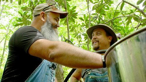 Moonshiners Season 12 Episode 6 - Rock Out While the Cop's Out