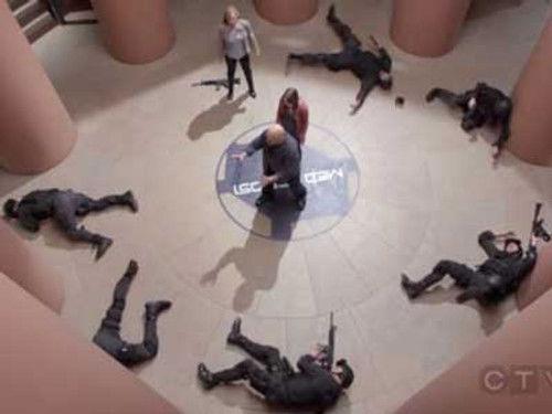 No Ordinary Family Season 1 Episode 20 - No Ordinary Beginning