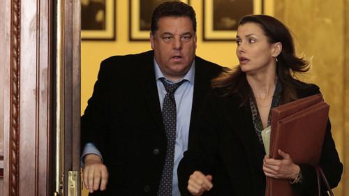 Blue Bloods Season 6 Episode 21 - The Extra Mile
