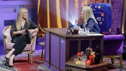 Al cielo con ella Season 1 Episode 8 - Al cielo con… Paula Vázquez and Alana Portero