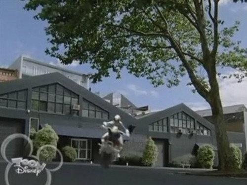 Power Rangers Season 13 Episode 25 - Reflection (2)