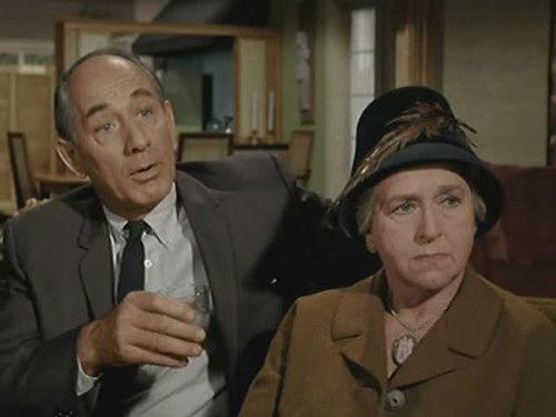Bewitched Season 1 Episode 14 - Samantha Meets the Folks