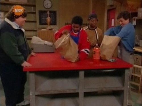 Kenan & Kel Season 1 Episode 10 - Baggin' Saggin' Kel