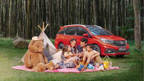 Indonesia's Next Top Model Season 1 Episode 13 - The Girl Who Makes the Blue Jeans Club