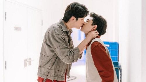 Why R U? Season 1 Episode 8 - Episode 8