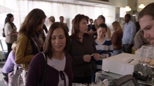 Modern Family Season 4 Episode 12 - Party Crasher