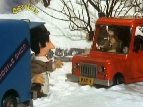Postman Pat Season 1 Episode 12 - Letters On Ice