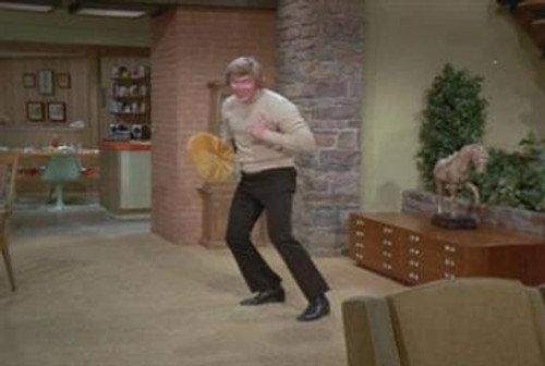 The Brady Bunch Season 5 Episode 9 - Quarterback Sneak