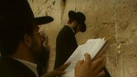 Cuarto Milenio Season 1 Episode 23 - Vidas de Jesús, otras tumbas