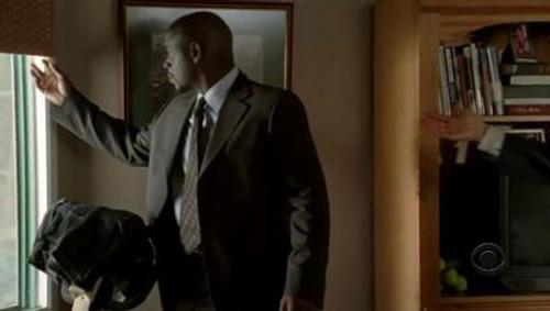 Numb3rs Season 2 Episode 20 - Guns and Roses