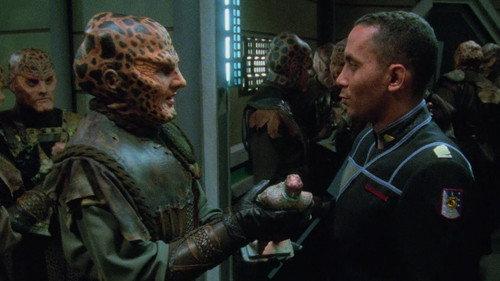 Babylon 5 Season 5 Episode 17 - Movements of Fire and Shadow (1)