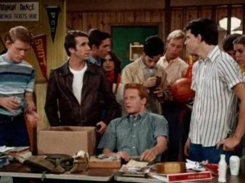 undefined Season 3 Episode 16 - Fonzie the Salesman