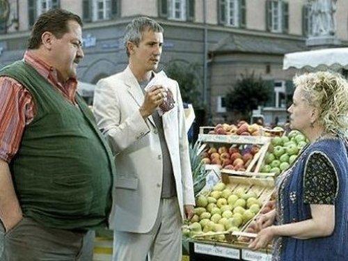 Die Rosenheim-Cops Season 4 Episode 13 - Der Kaiser ist tot