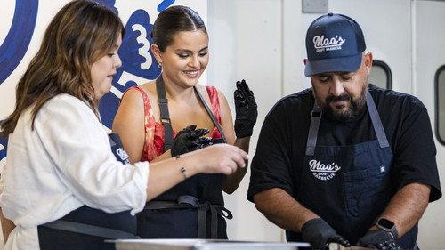 Selena + Restaurant Season 1 Episode 4 - Selena + Moo's Craft Barbecue