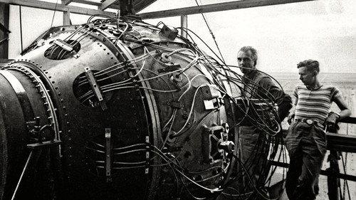 Turning Point: The Bomb and the Cold War Season 1 Episode 1 - The Sun Came Up Tremendous