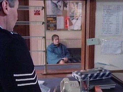 A Touch of Frost Season 1 Episode 2 - Not with Kindness