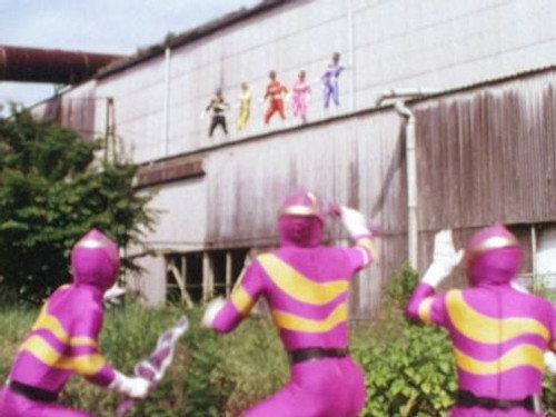 Power Rangers Season 6 Episode 9 - The Craterite Invasion