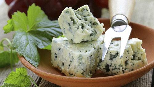 How Do They Do It? Season 10 Episode 13 - Wrecker Trucks, Roquefort, Tree Moving