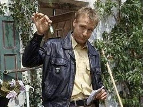 Die Rosenheim-Cops Season 4 Episode 3 - Die Leibwächter der schönen Barbara