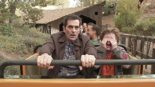 Modern Family Season 3 Episode 22 - Disneyland
