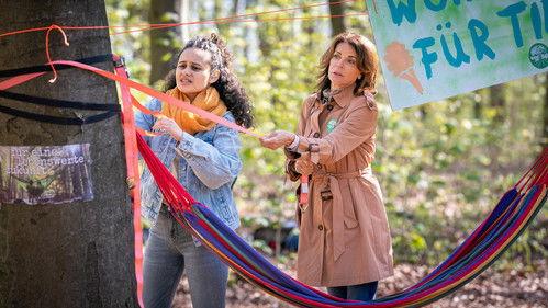 Hamburg Dockland Season 17 Episode 16 - Episode 16