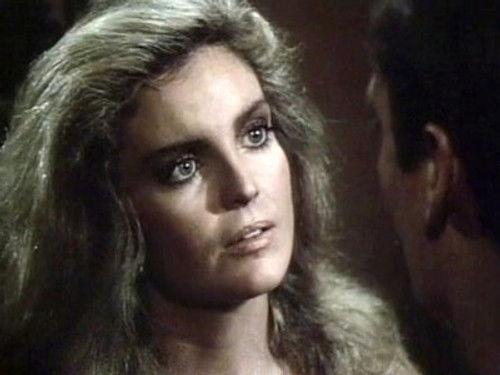 Mike Hammer Season 1 Episode 1 - 24 Karat Dead