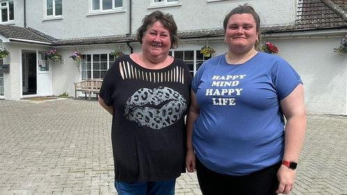 Four in a Bed Season 26 Episode 1 - Greenhills Hotel